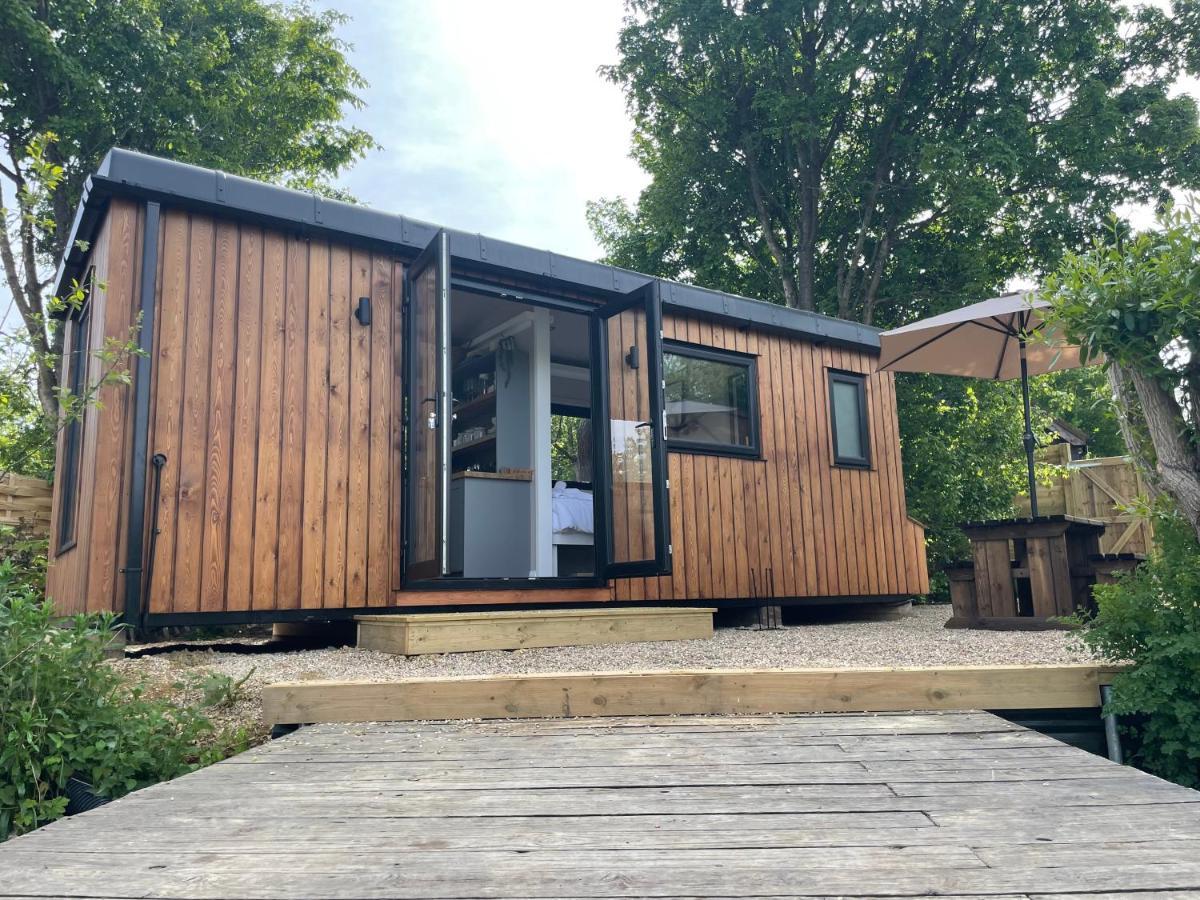 Sumners Ponds Fishery & Campsite Hotel ฮอร์ชัม ภายนอก รูปภาพ